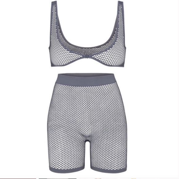 Skims Perforated Seamless Set - Picture 1 of 3